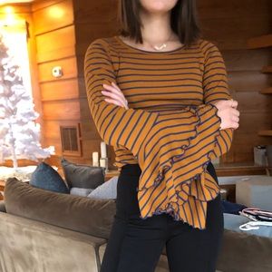 Long sleeve shirt with ruffle sleeves!